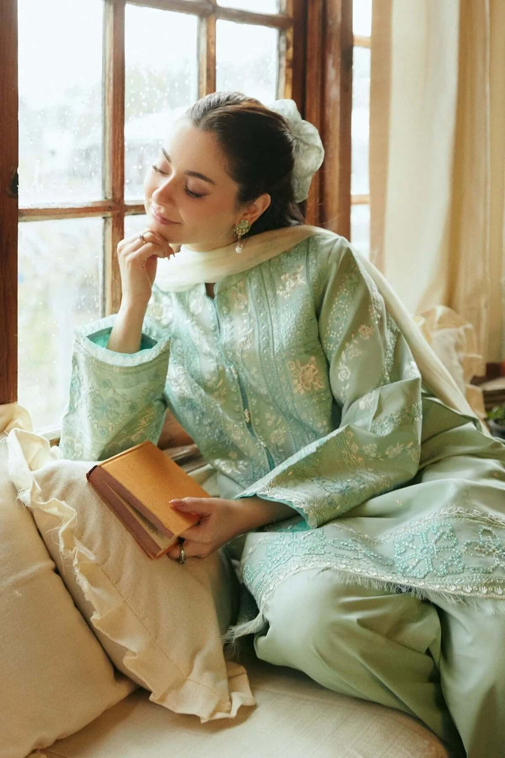 ZS 49-3 Piece Unstitched Heavy Embroidered Lawn Suit ( Fine Printed Poly Lawn Dupatta )