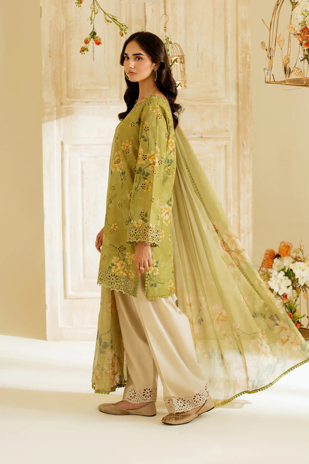 UNSTITCHED - 3 Piece Digital Printed Lawn Fabric With Lawn Dupatta