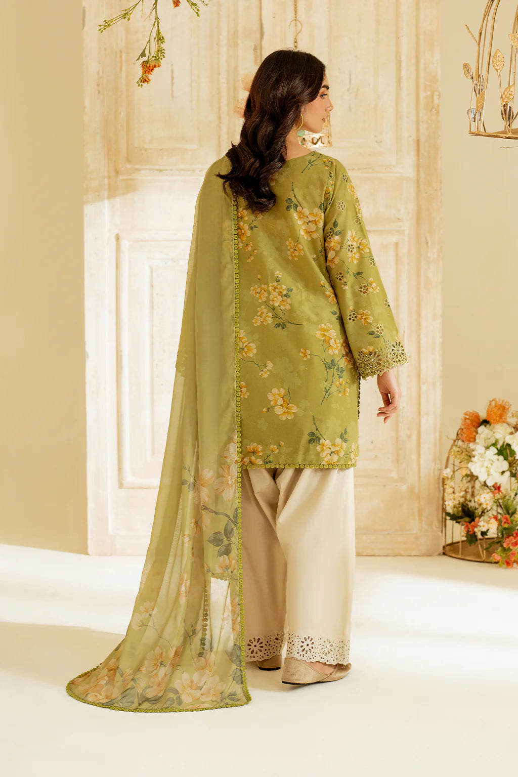 UNSTITCHED - 3 Piece Digital Printed Lawn Fabric With Lawn Dupatta