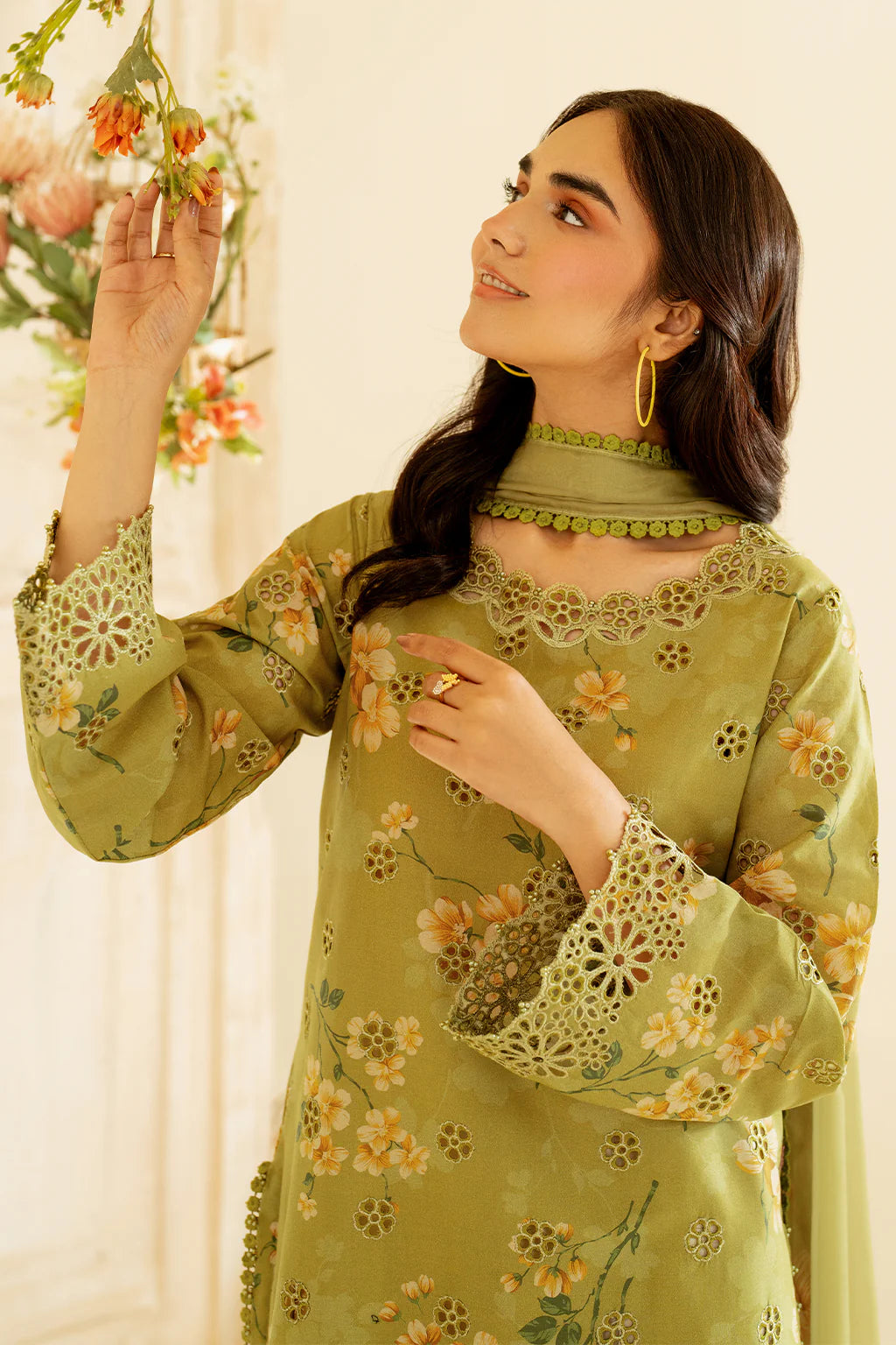 UNSTITCHED - 3 Piece Digital Printed Lawn Fabric With Lawn Dupatta