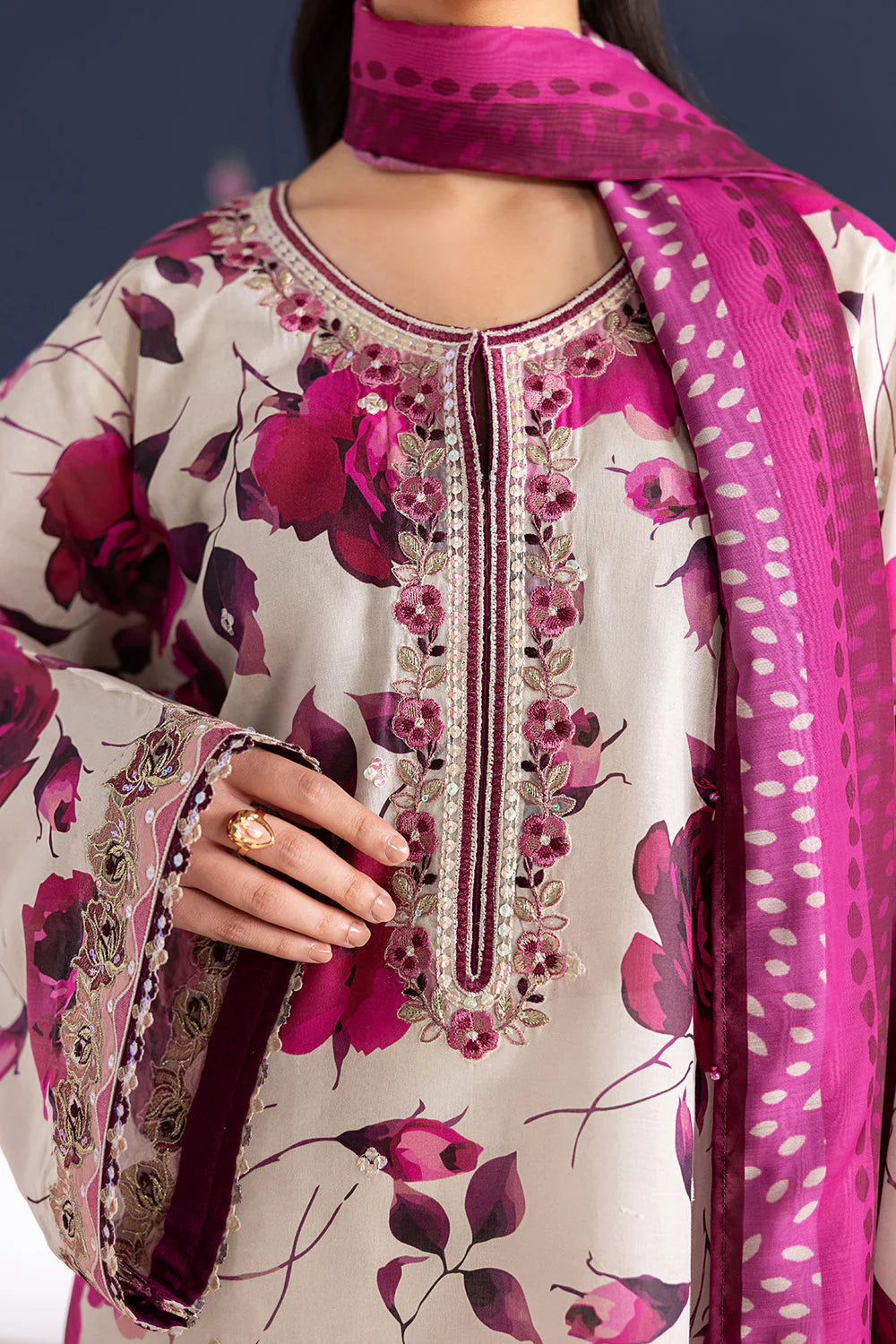 BQ 234- UNSTITCHED - 3 Piece Digital Printed Lawn Fabric With Lawn Dupatta