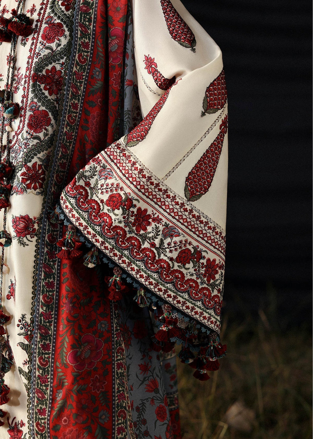 Dhanak Fabric - 3 Piece Unstitched Fully Embroidered Dress HR-3145