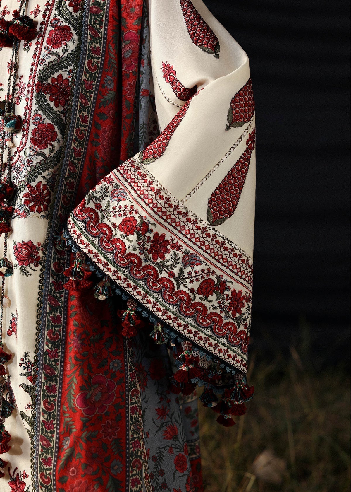 Dhanak Fabric - 3 Piece Unstitched Fully Embroidered Dress HR-3145