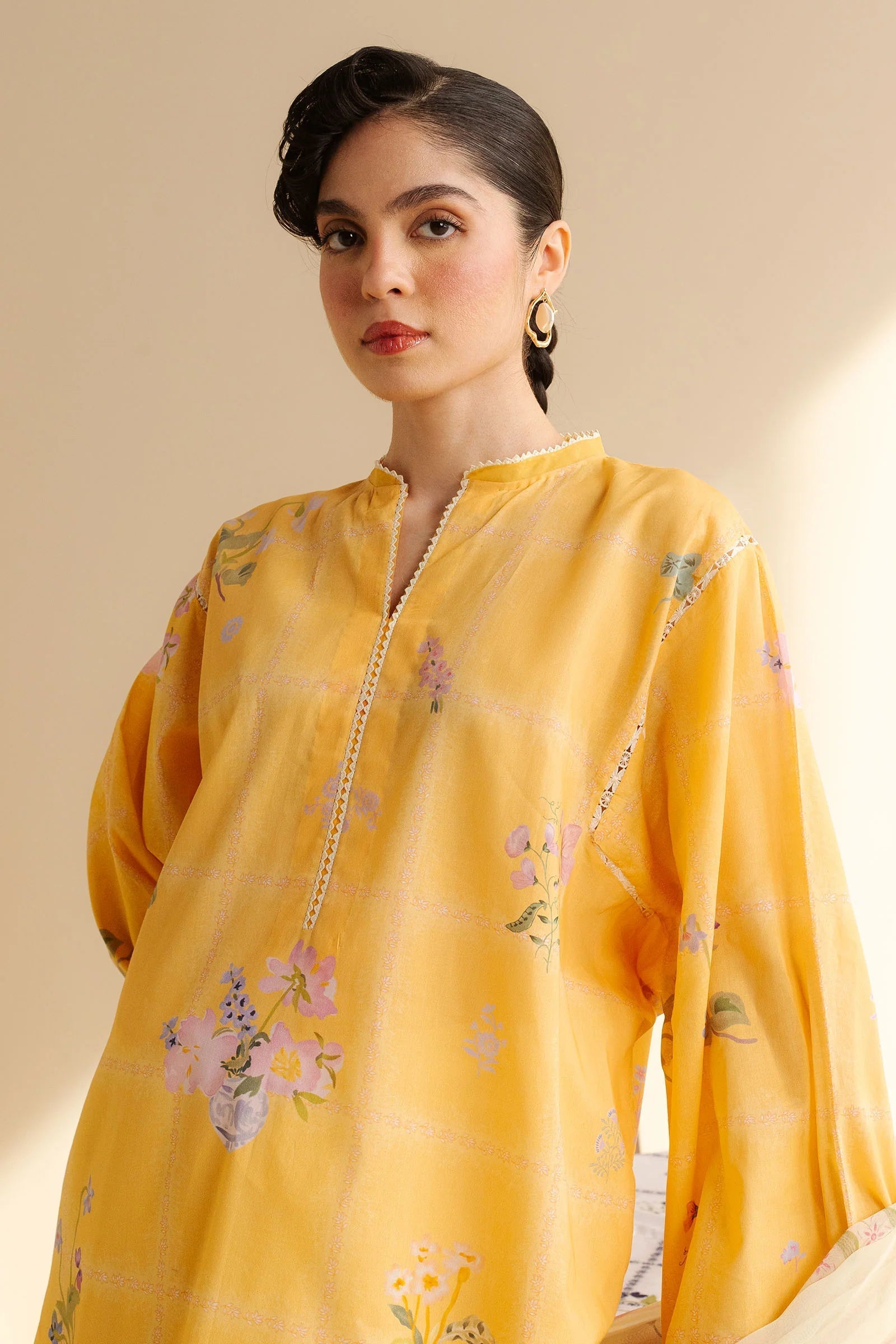 CO 508-3 Piece Unstitched Digital Printed Lawn Suit ( Fine Printed Polly Lawn Dupatta )