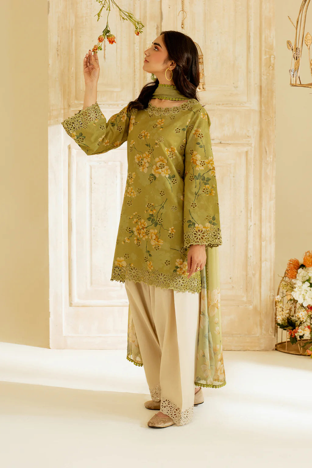 UNSTITCHED - 3 Piece Digital Printed Lawn Fabric With Lawn Dupatta
