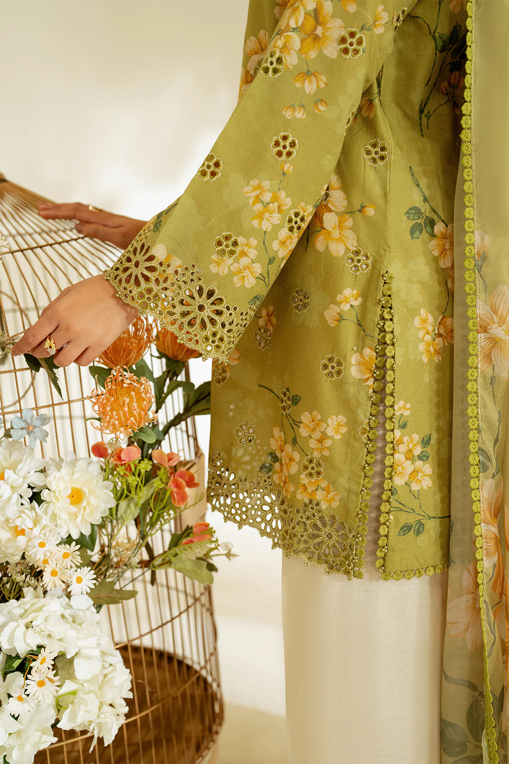 UNSTITCHED - 3 Piece Digital Printed Lawn Fabric With Lawn Dupatta