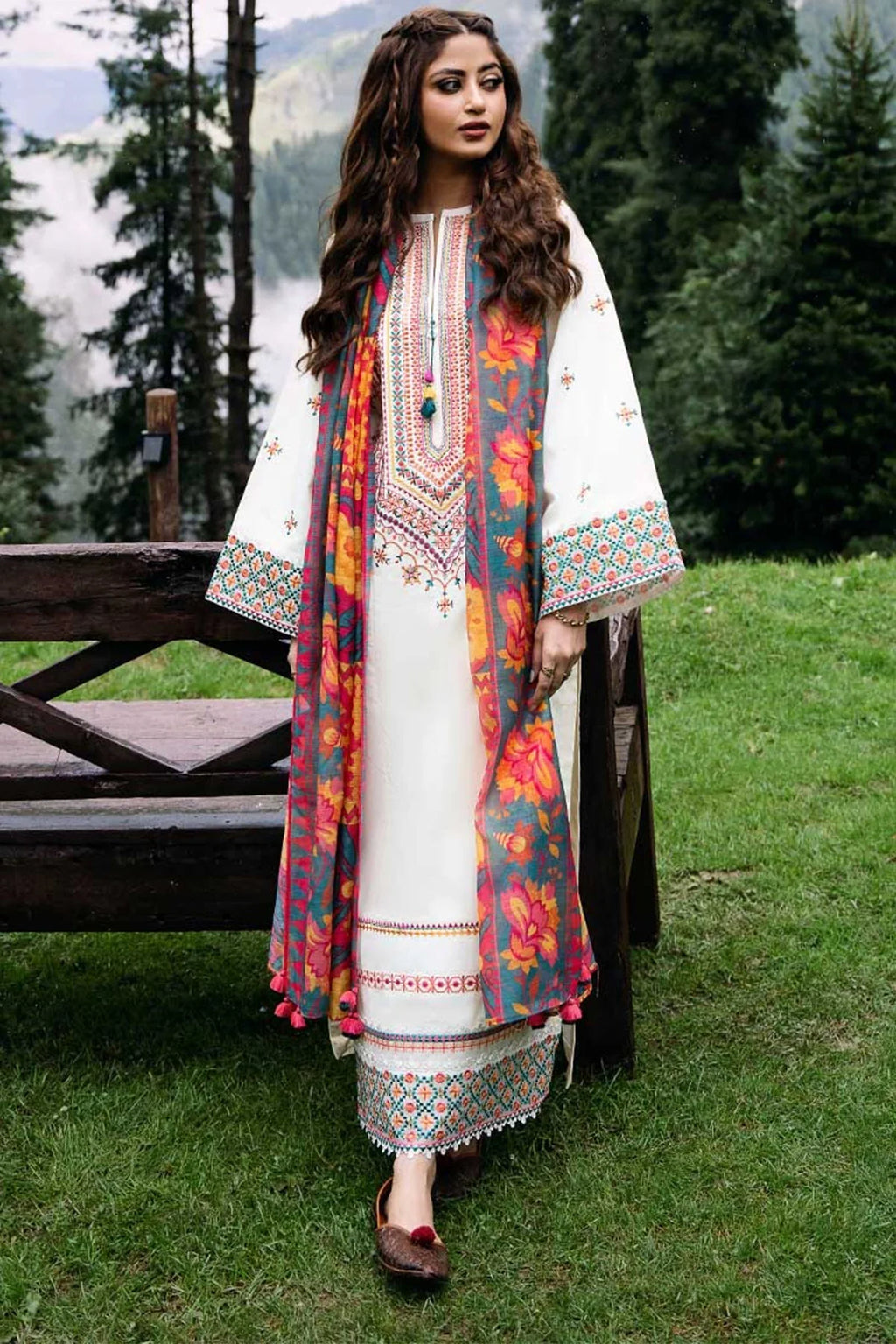 QL-2690- 3 Piece - Unstitched Fully Embroidered Lawn Fabric