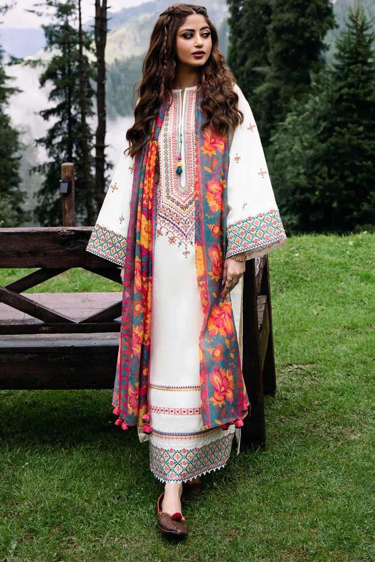 QL-2690- 3 Piece - Unstitched Fully Embroidered Lawn Fabric